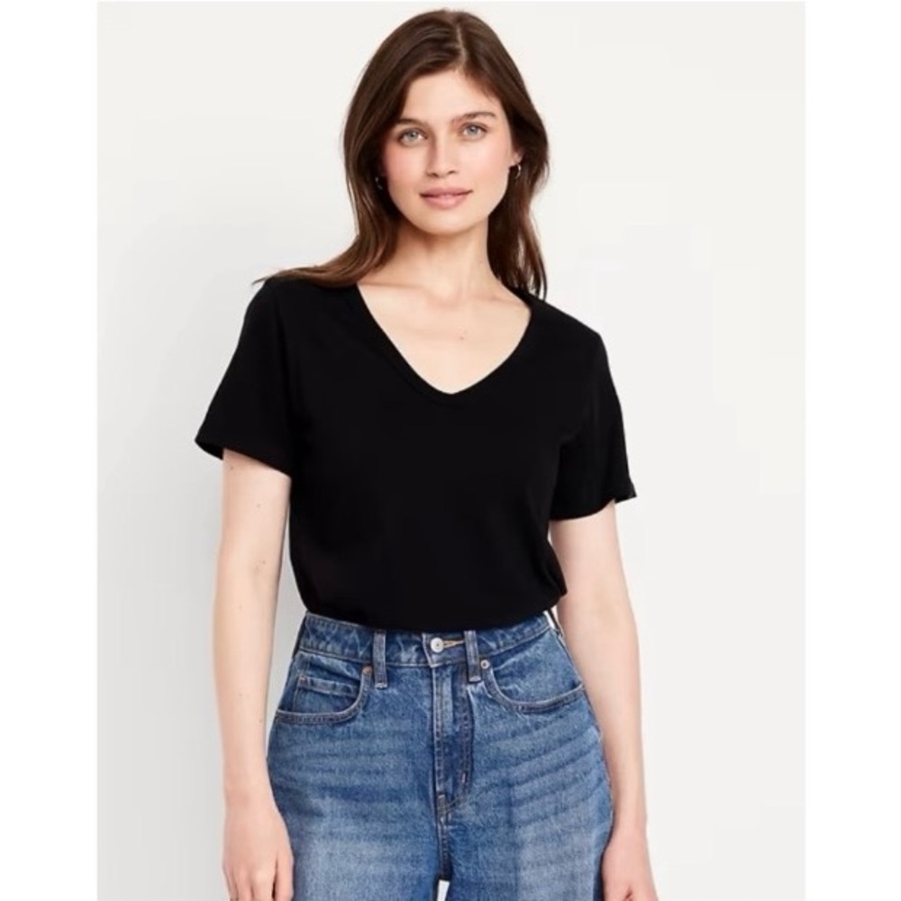 OLD NAVY 🖤 EveryWear V-Neck T-Shirt in ‘Black Jack’